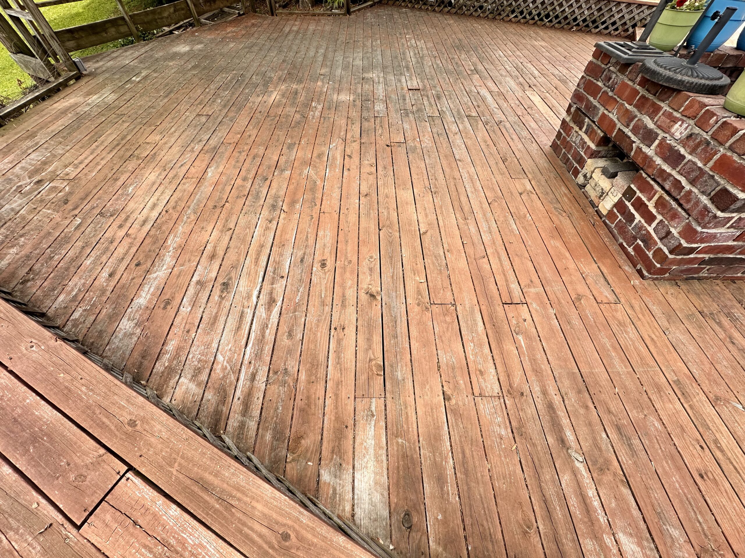 Exterior Cleaning Gallery fence and deck cleaning project
